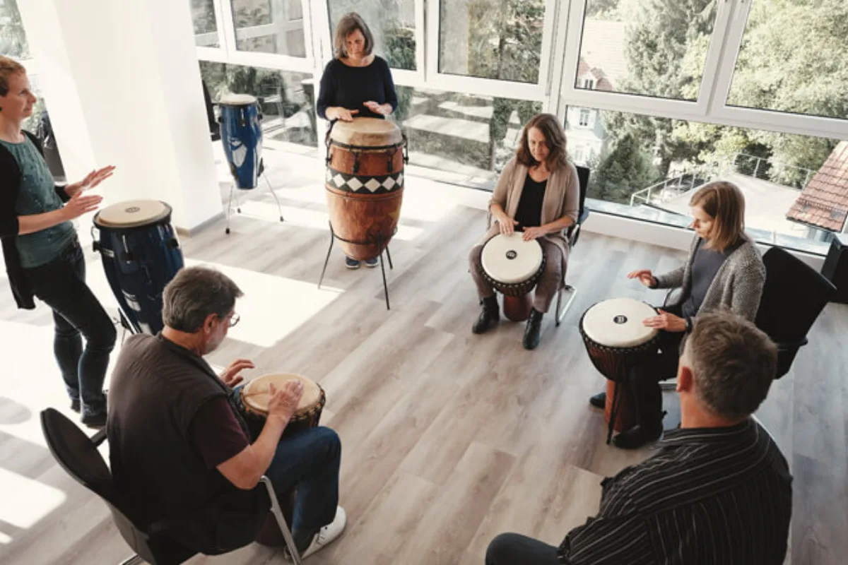 Musiktherapie im Trommelkreis